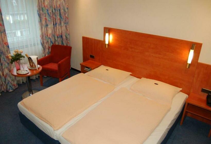 اتاق استاندارد یک نفره, Astoria