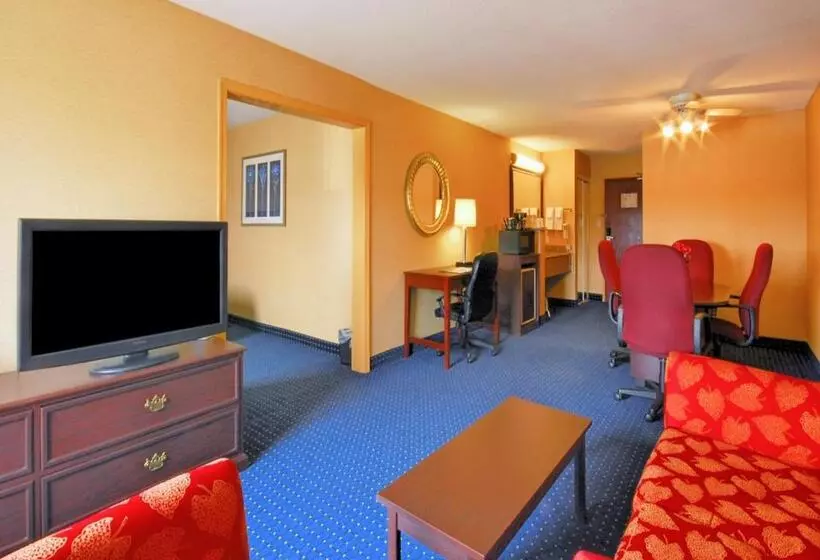 スイート, Comfort Inn & Suites