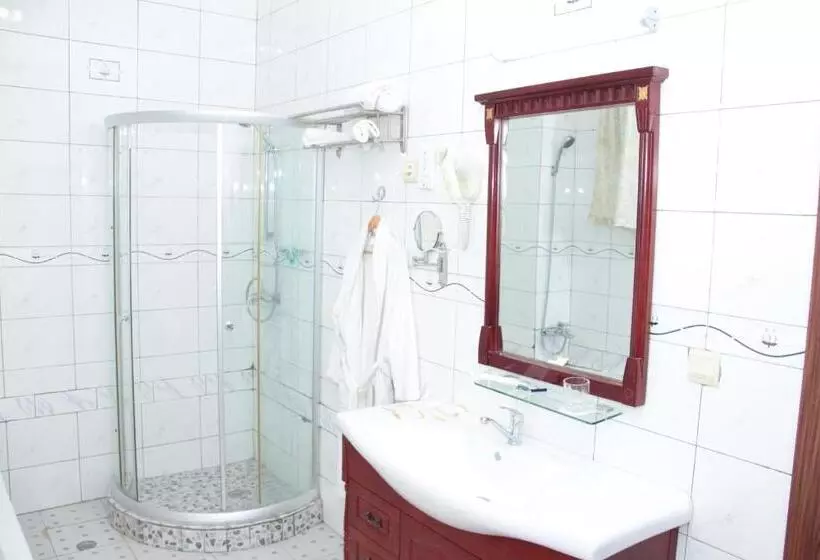 اتاق لوکس با بالکن, Dolce Vita Resort