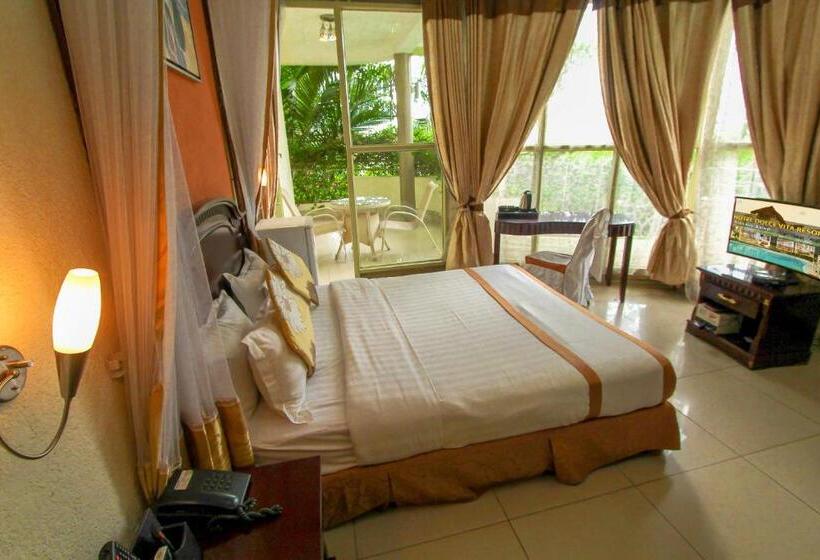 اتاق لوکس با بالکن, Dolce Vita Resort