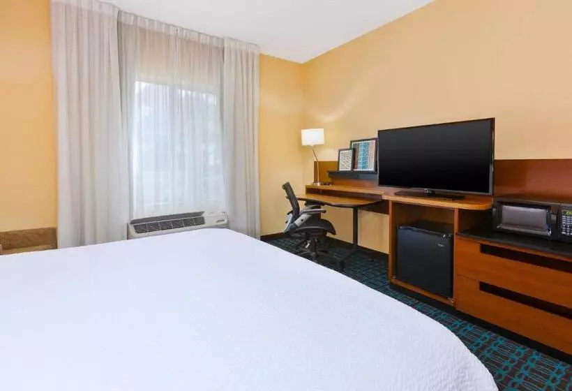 キングサイズベッドのスタンダードルーム, Fairfield Inn & Suites By Marriott Columbus East
