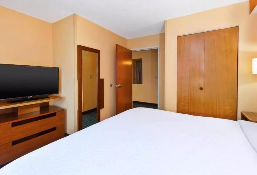 キングサイズベッドのスイートルーム, Fairfield Inn & Suites By Marriott Columbus East