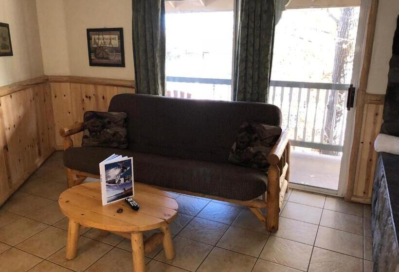 带按摩浴盆的套房, Fireside Lodge