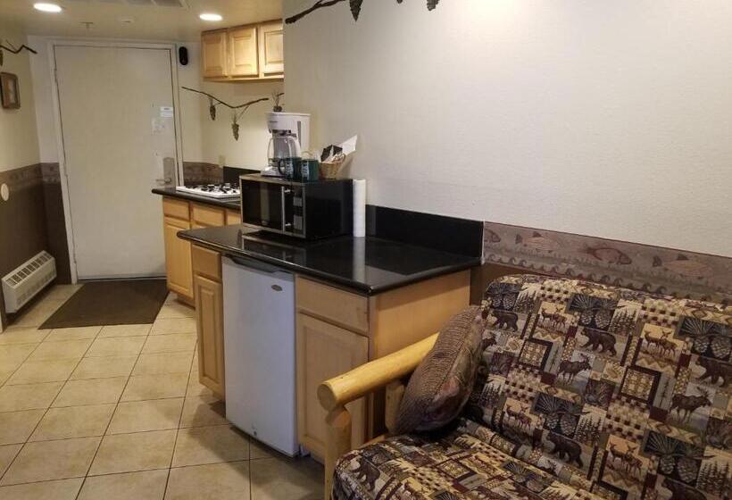 带按摩浴盆的套房, Fireside Lodge