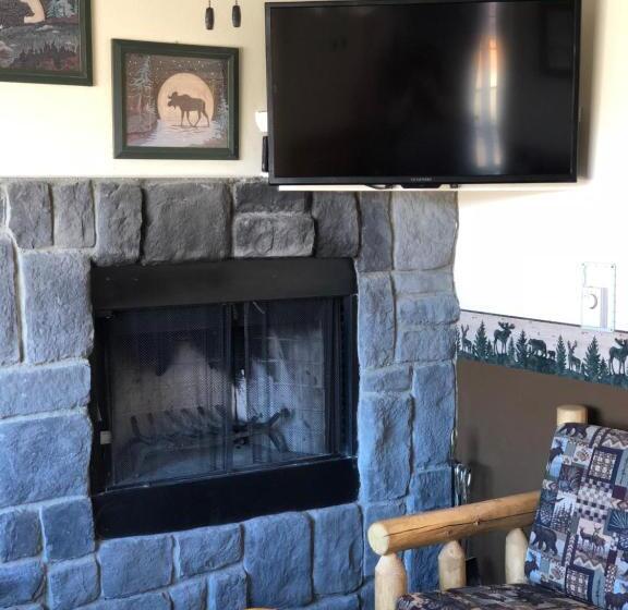 家庭套房, Fireside Lodge