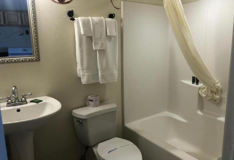 家庭套房, Fireside Lodge