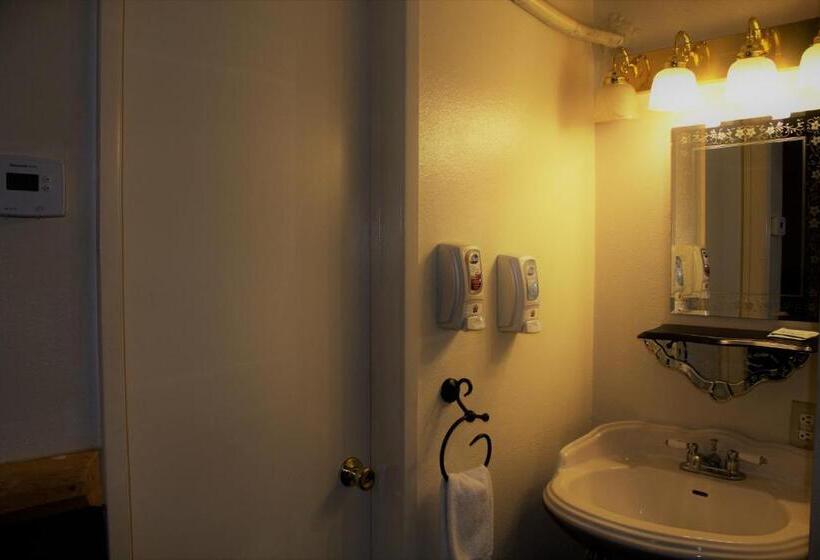 标准间, Fireside Lodge