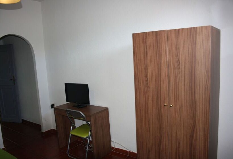 غرفة قياسية, Hostal La Estacion