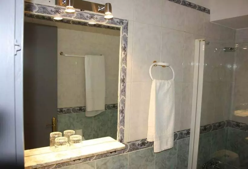 اتاق استاندارد سه نفره, Hostal La Estacion
