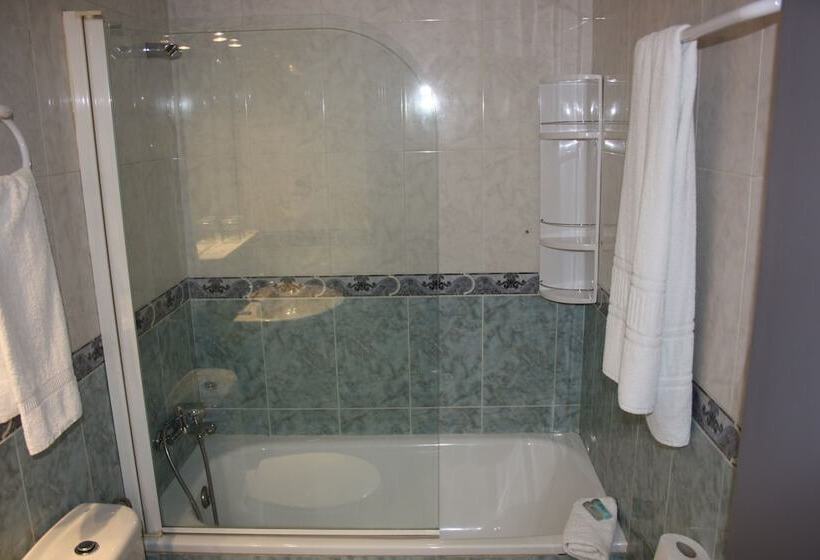 اتاق استاندارد سه نفره, Hostal La Estacion