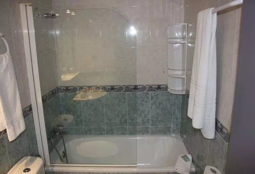 اتاق استاندارد سه نفره, Hostal La Estacion