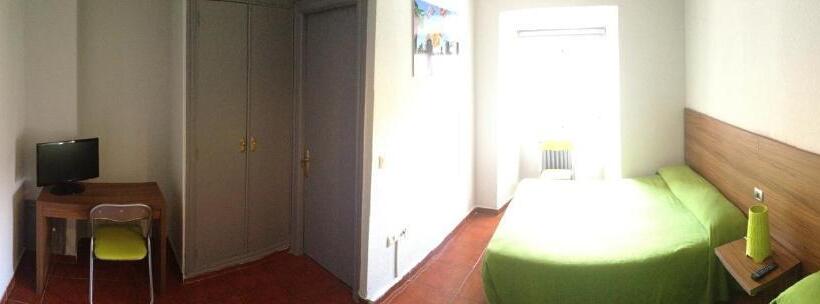 غرفة قياسية, Hostal La Estacion