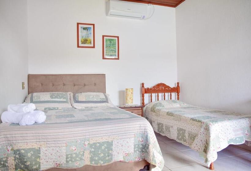 חדר סטנדרט לשלושה, Magnu´s Pousada