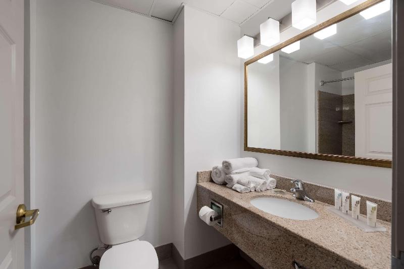 מיטת קינג בסוויטה, Country Inn & Suites By Radisson, Augusta At I20, Ga