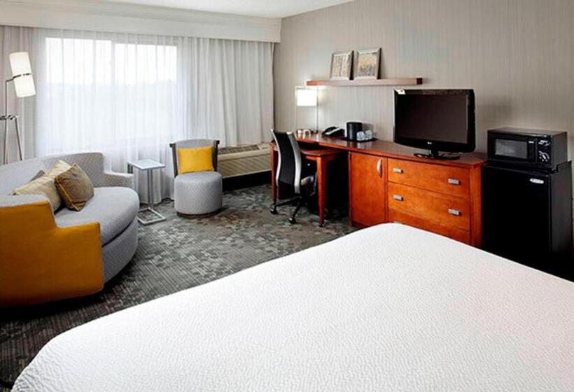 Büyük Çift Kişilik Yataklı Standart Oda, Courtyard By Marriott Akron Stow