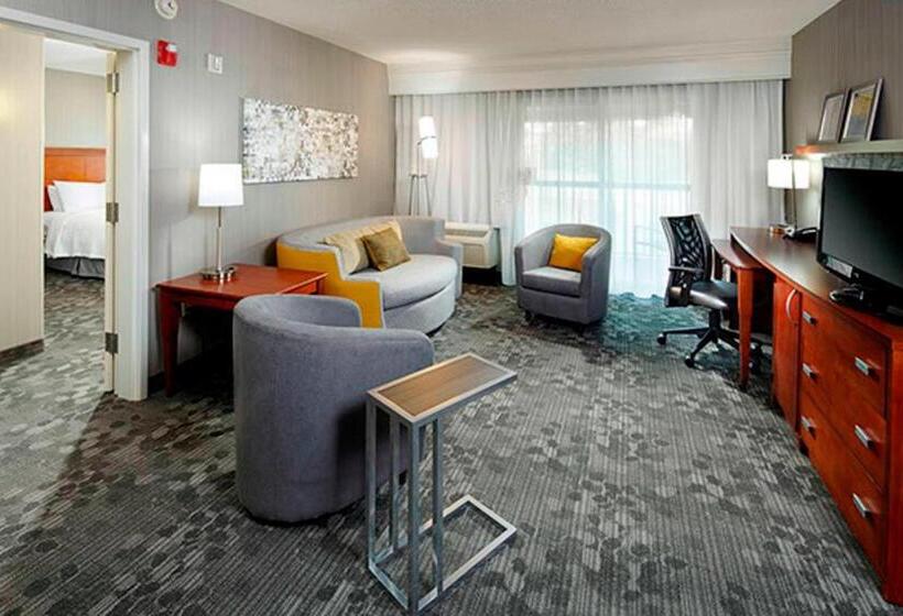 Büyük Çift Kişilik Yataklı Süit, Courtyard By Marriott Akron Stow