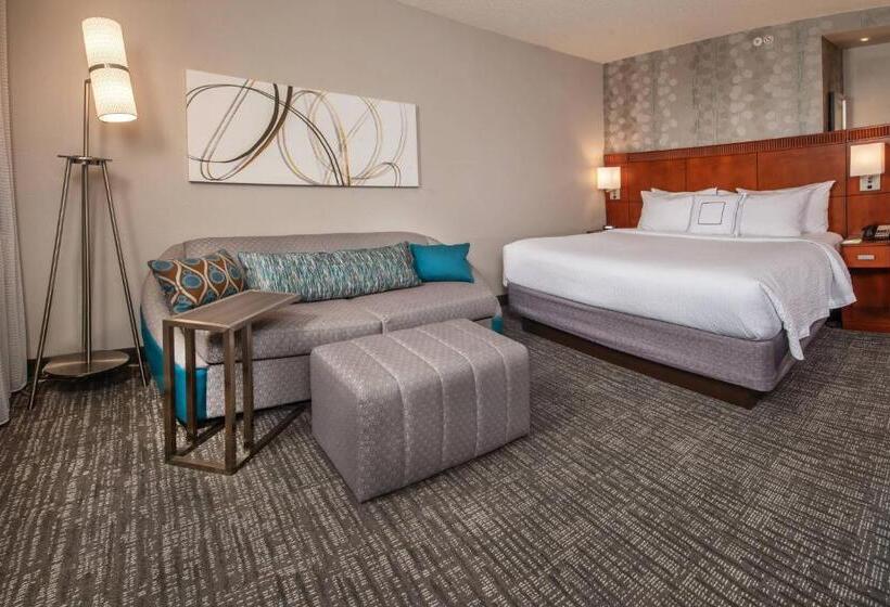 חדר סטנדרט עם מיטת קינג, Courtyard Dunn Loring Fairfax