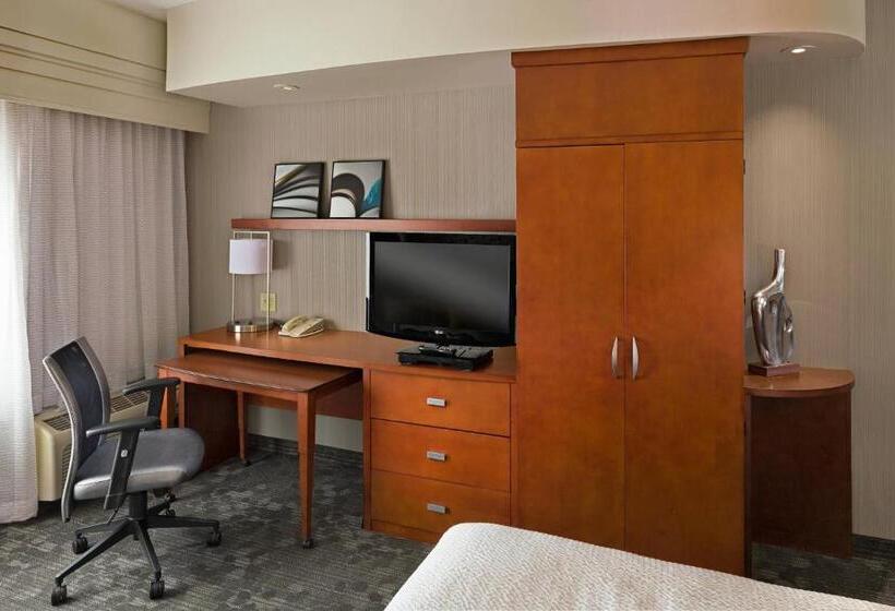 غرفة قياسية سرير كينج, Courtyard By Marriott Harrisburg Hershey