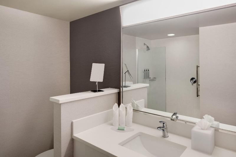 Стандартный Номер Кровать Кинг, Courtyard By Marriott Stamford Downtown