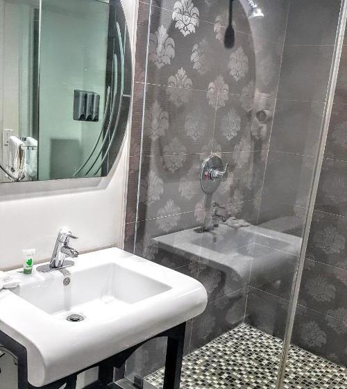 스위트 킹사이즈 침대, Gardena Terrace Inn