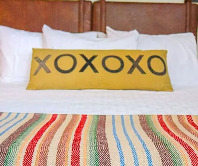 اتاق اکونومی, Mercury Hotel Provincetown
