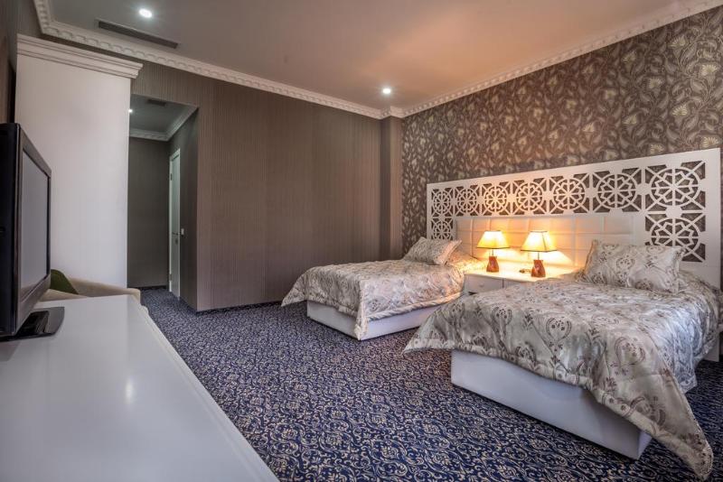 Standard Room, Premier Old Gates