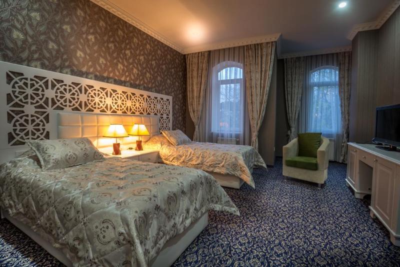 Standard Room, Premier Old Gates