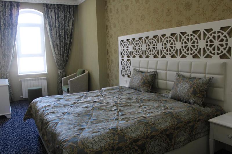 Standard Room, Premier Old Gates