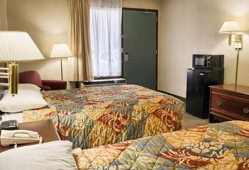 ２ダブルベッドのスタンダードルーム, Rodeway Inn  Richmond