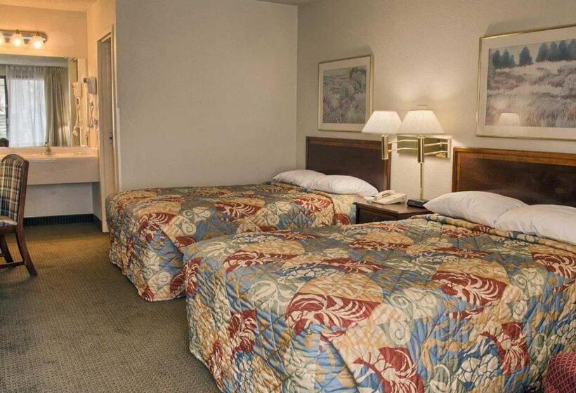 غرفه قياسيه سريرين مزدوجين, Rodeway Inn  Richmond