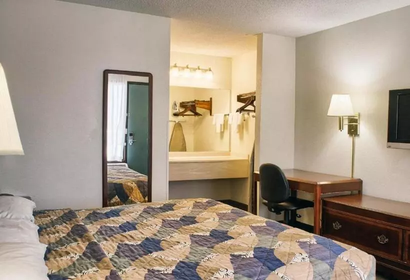 キングサイズベッドのスタンダードルーム, Rodeway Inn  Richmond
