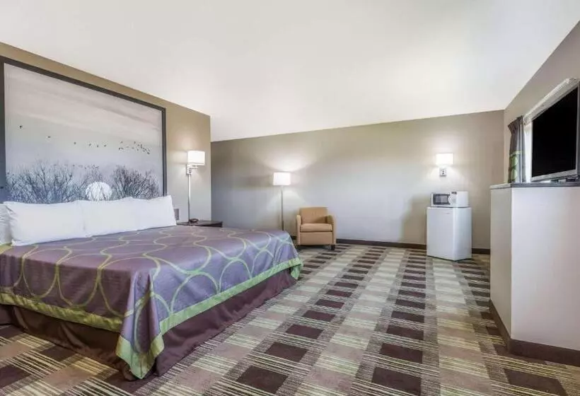 Deluxe Suite King Bed, Super 8 By Wyndham Kimball