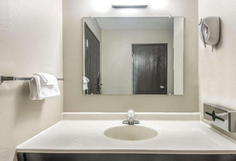 جناح ديلوكس سرير كينج, Super 8 By Wyndham Kimball