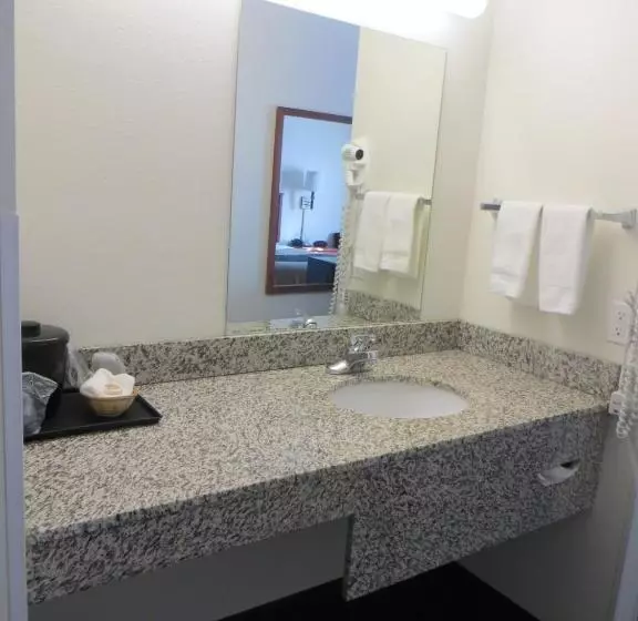 キングサイズベッドのスタンダードルーム, Travelodge By Wyndham Missouri Valley