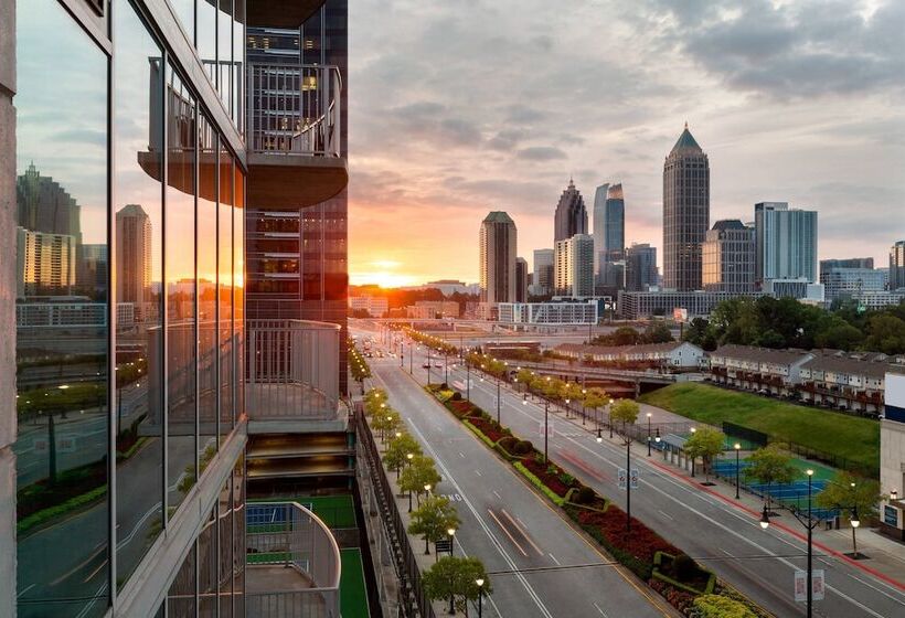 سوئیت با بالکن, Twelve Midtown, Marriott Autograph Collection