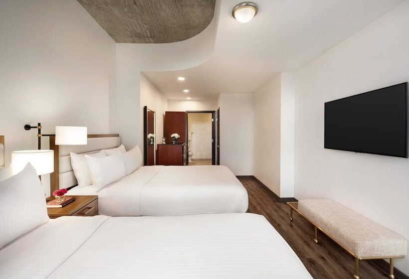 سوئیت با بالکن, Twelve Midtown, Marriott Autograph Collection