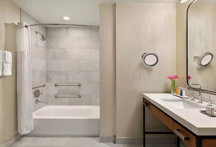 バルコニー付スイート, Twelve Midtown, Marriott Autograph Collection