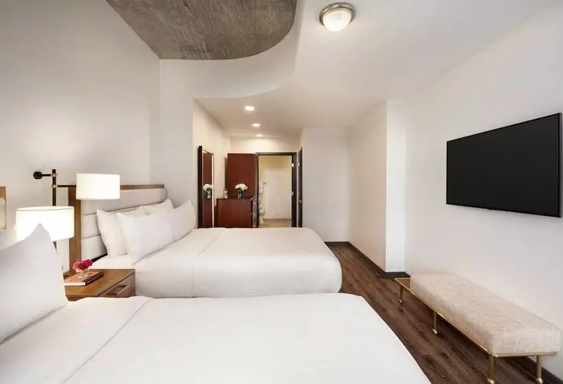 スイート, Twelve Midtown, Marriott Autograph Collection
