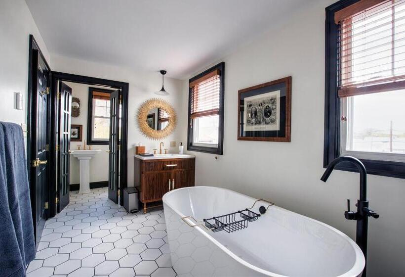 带大床的复式套间, The Union