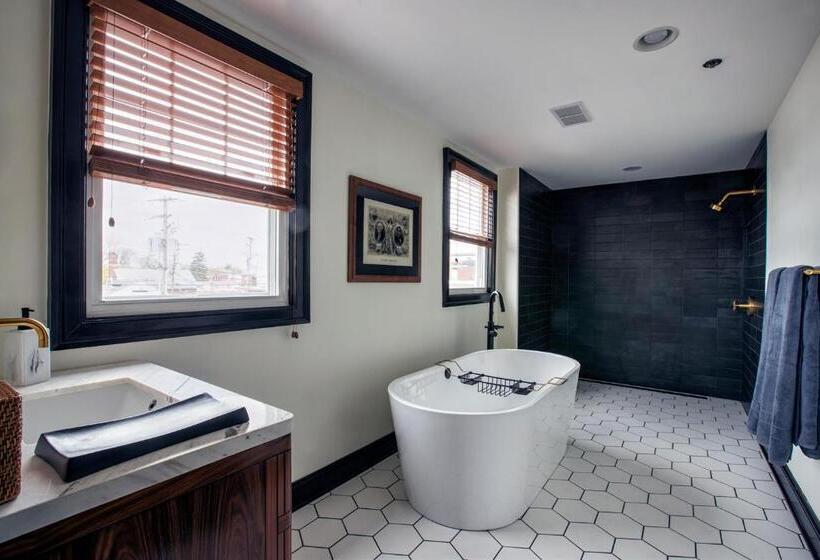 带大床的复式套间, The Union