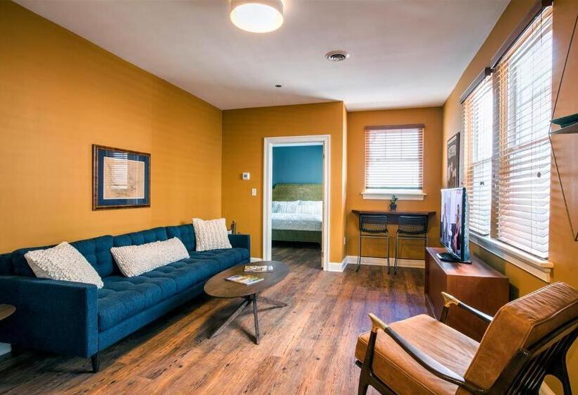 带大床的套房, The Union