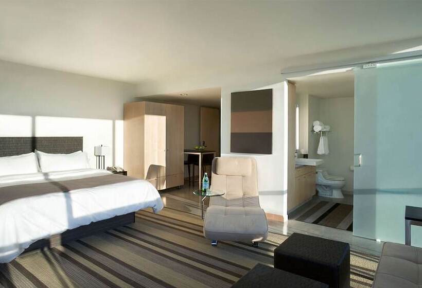 חדר סטנדרט שתי מיטות זוגיות, Vetro Iowa City, Tapestry Collection By Hilton