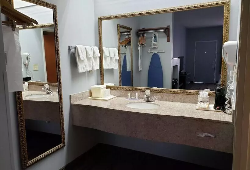 ２ダブルベッドのスタンダードルーム, Surestay Plus Hotel By Best Western Warner Robins Afb
