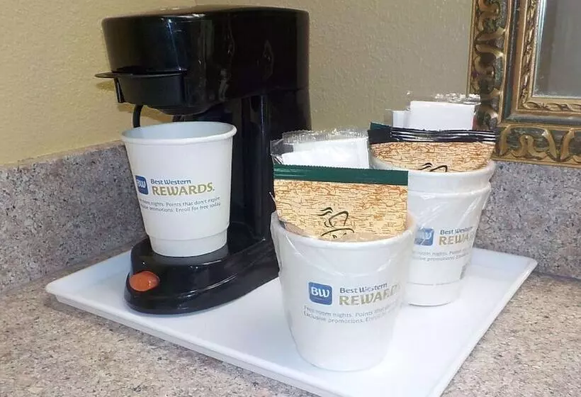 ２ダブルベッドのスタンダードルーム, Surestay Plus Hotel By Best Western Warner Robins Afb