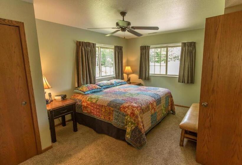 شقة غرفة واحدة, Wild Eagle Lodge