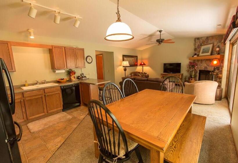 شقة غرفة واحدة, Wild Eagle Lodge