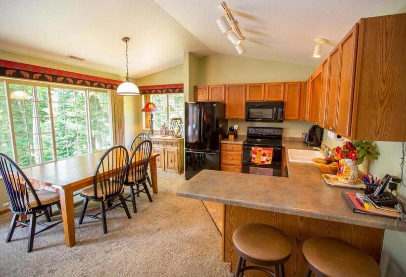 شقة غرفة واحدة, Wild Eagle Lodge