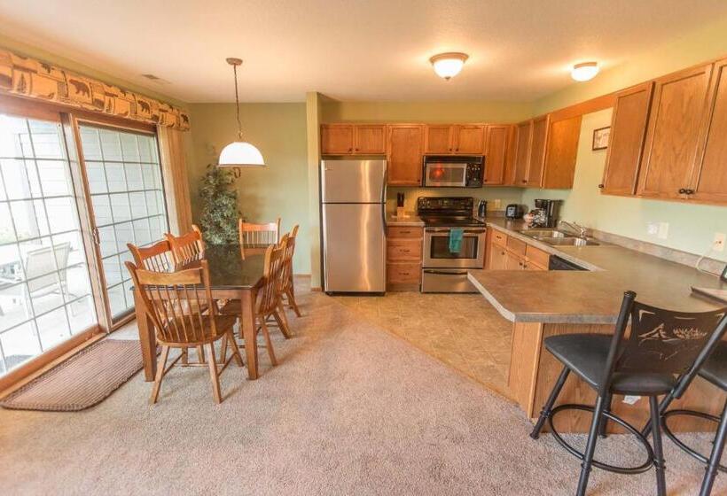 شقة 3 غرف, Wild Eagle Lodge