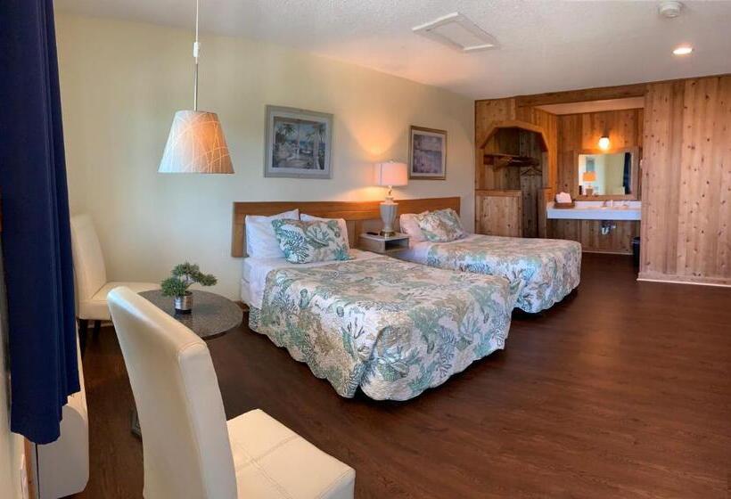 带2个双人床的标准工作室, Cape Pines Motel