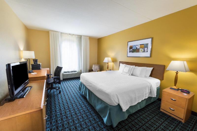 스위트 킹사이즈 침대, Fairfield Inn & Suites Marianna